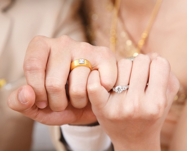 ทำไมถึงต้องสวมแหวนแต่งงานไว้ทึ่นิ้วนางข้างซ้ายกันนะ!?